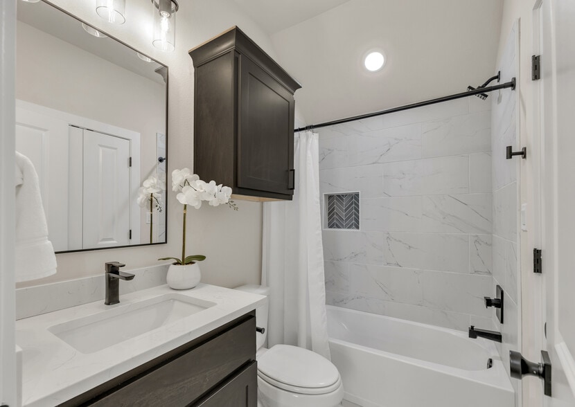 More Photos Of 4042 Gunner Trl, College Station Multifamily For Sale