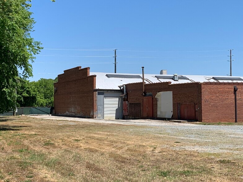 More Photos Of 208 W 2nd St, Siler City Manufacturing For Sale
