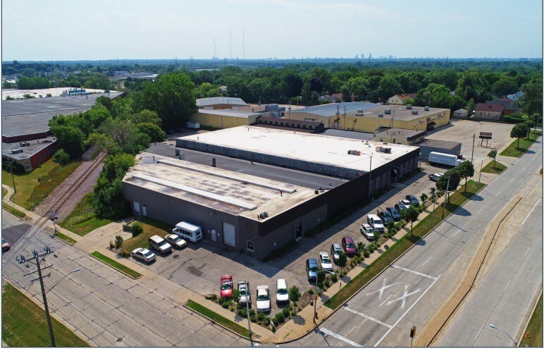 Primary Photo Of 6770 N 43rd St, Milwaukee Manufacturing For Lease