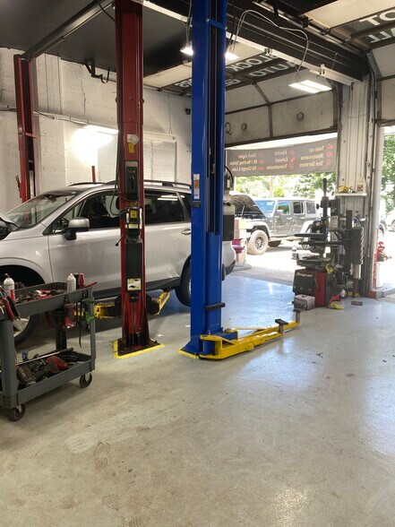 More Photos Of 401 Upham St, Melrose Auto Repair For Sale