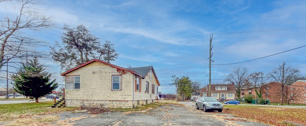 More Photos Of 5812 Marlboro Pike, District Heights Office For Sale