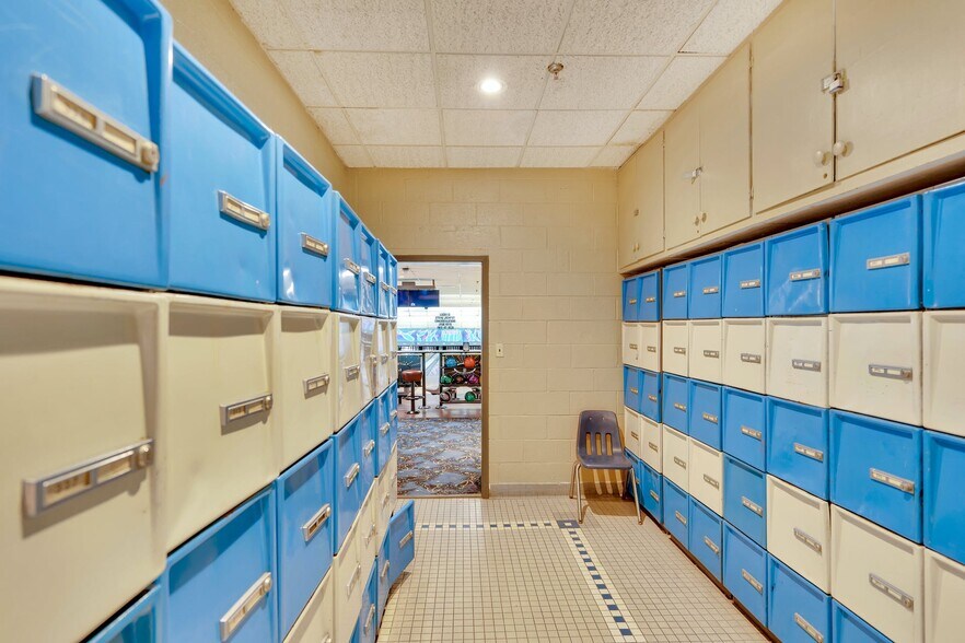 More Photos Of 83 Woodport Rd, Sparta Bowling Alley For Sale