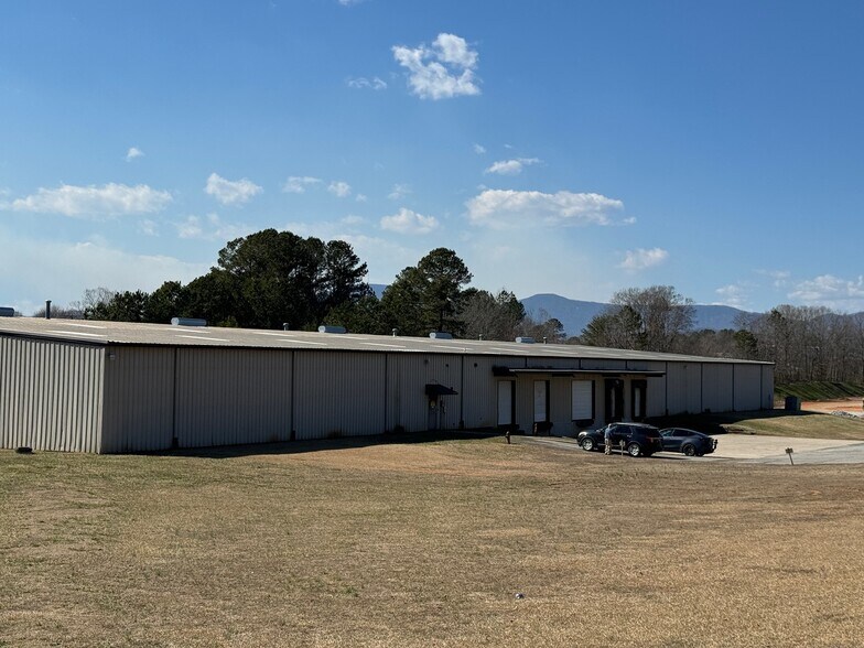 Primary Photo Of 1090 Shamrock Ave, Landrum Distribution For Sale