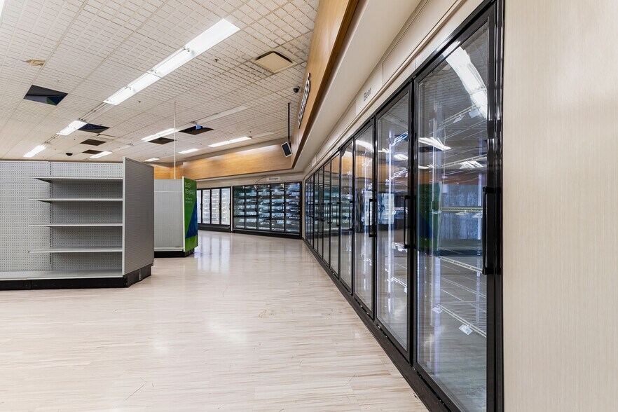 More Photos Of 3227 Northwest Ave, Bellingham Drugstore For Lease