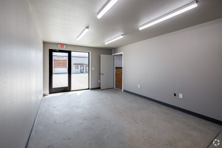 More Photos Of 4580 J D Mouser Pky, Alvarado Unknown For Lease