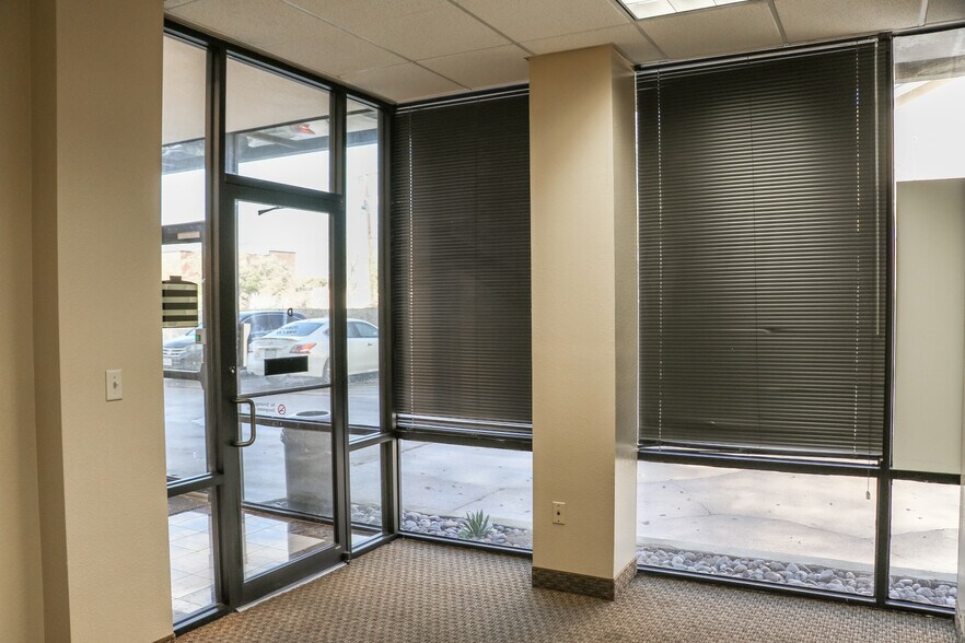 More Photos Of 6750 Locke Ave, Fort Worth Office For Lease