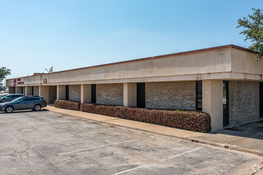 Primary Photo Of 2589 NE 33rd St, Fort Worth Flex For Lease