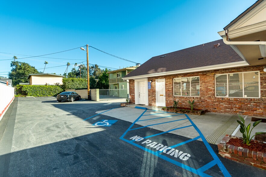More Photos Of 2028 Lake Ave, Altadena Office For Sale