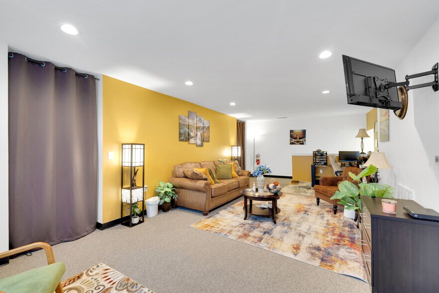 More Photos Of 248-250 Adley Way, Greenville Office For Sale