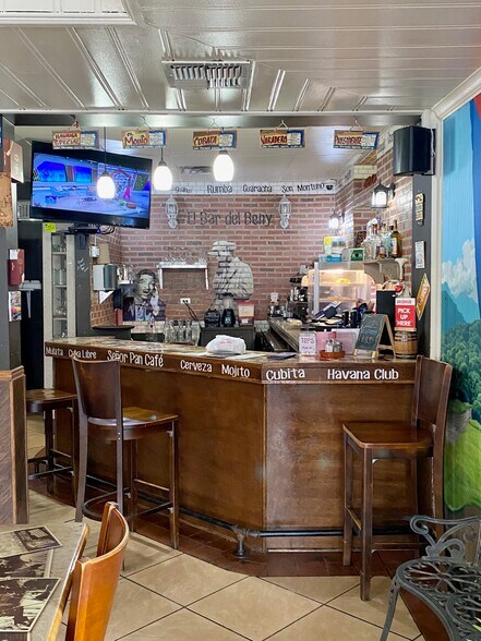 More Photos Of 4821 N Elston, Chicago Restaurant For Sale