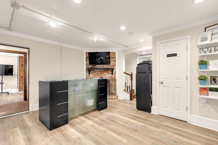 More Photos Of 305-307 Massachusetts NE ave, Washington Apartments For Sale