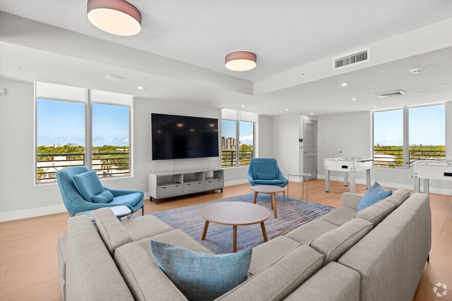More Photos Of 200 NE 1st Ave, Pompano Beach Apartments For Lease