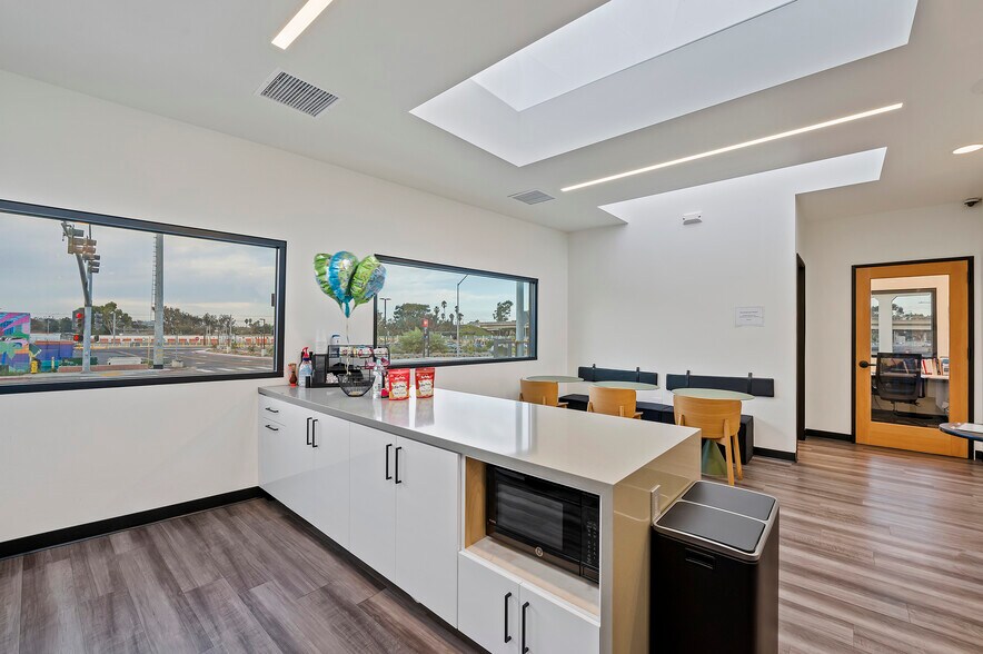 More Photos Of 1295 W Morena Blvd, San Diego Office For Lease