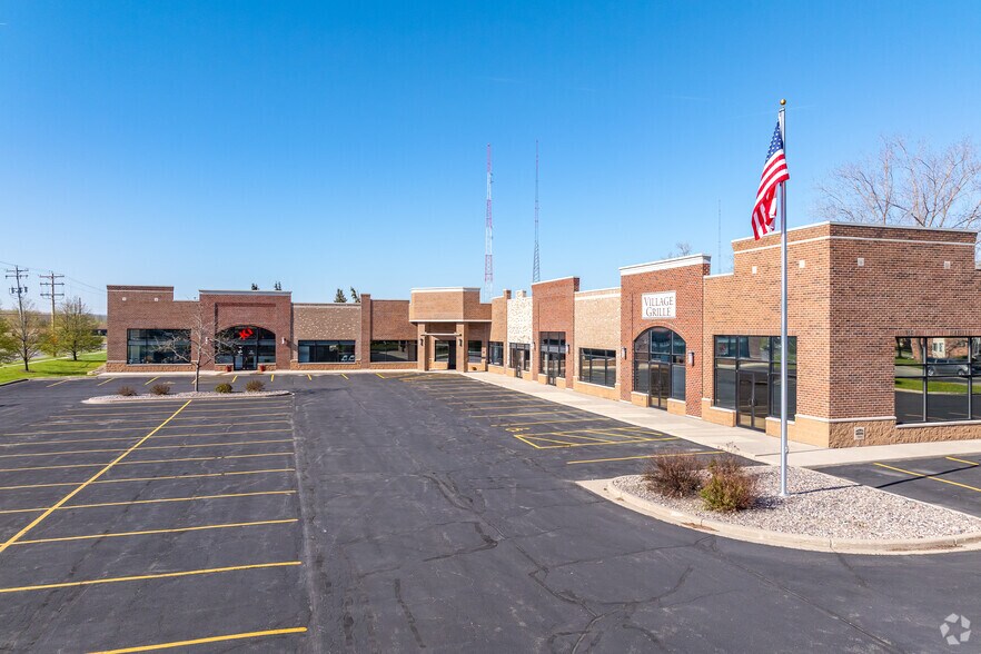 More Photos Of 1390 Bellevue St, Green Bay Freestanding For Lease