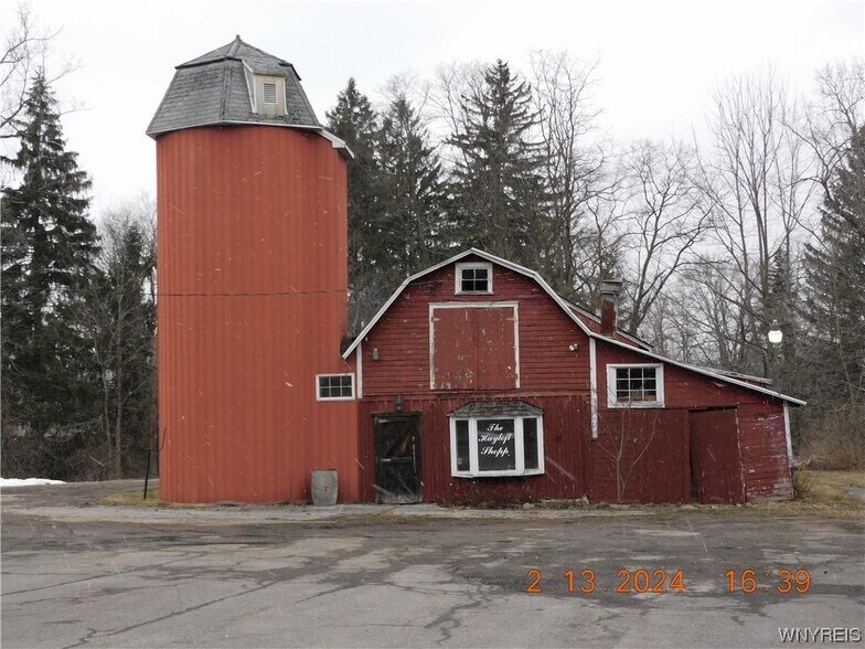 More Photos Of 2095 Blakeley Corners Rd, East Aurora Restaurant For Sale