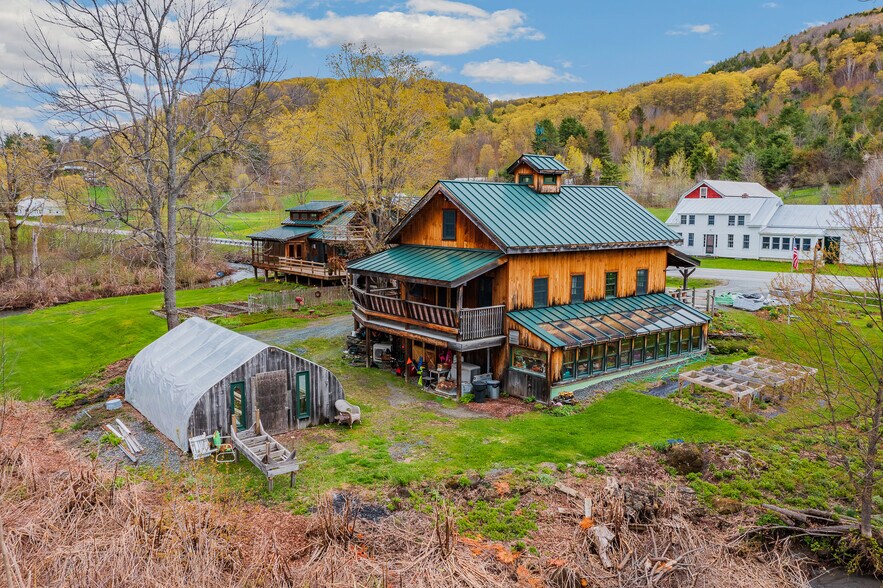 More Photos Of 49 Vermont 12, Pomfret General Retail For Sale