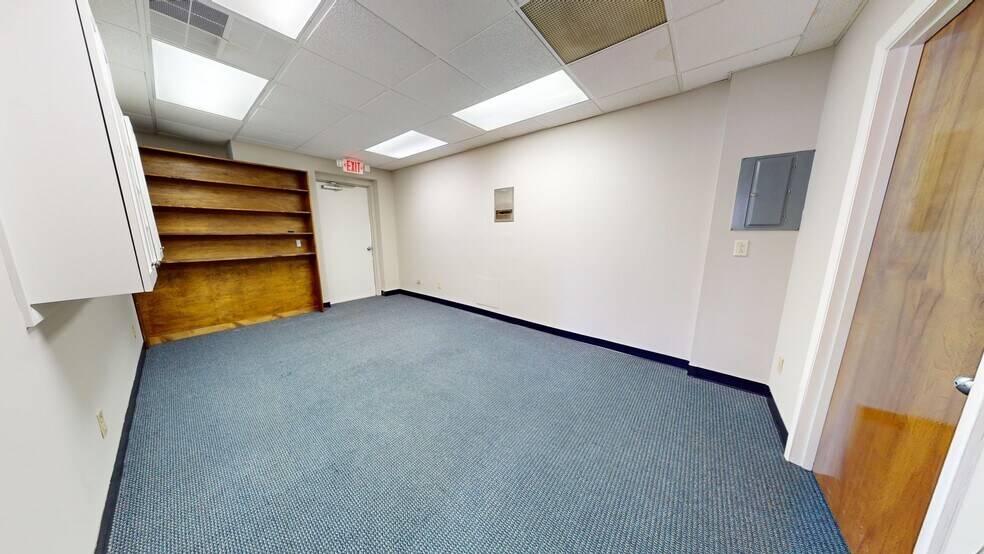 More Photos Of 130 N Gross Rd, Kingsland Medical For Sale