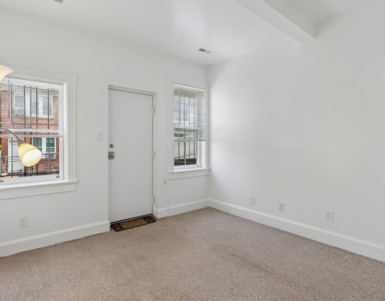 More Photos Of 2139 Newport Pl, Washington Apartments For Sale