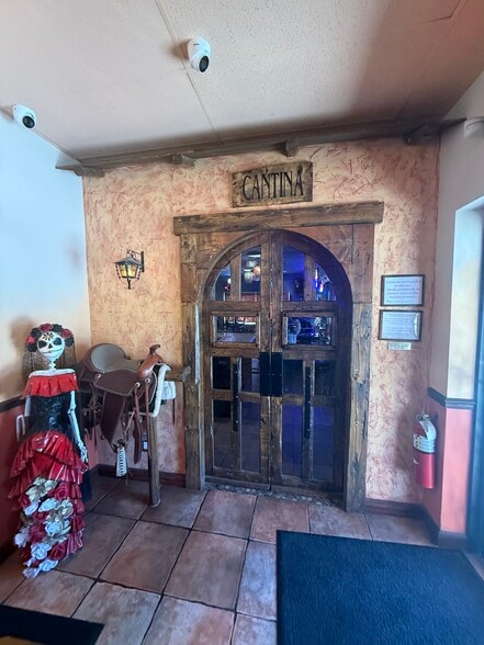 More Photos Of 109 E Corpening Ave, La Mesa Restaurant For Sale