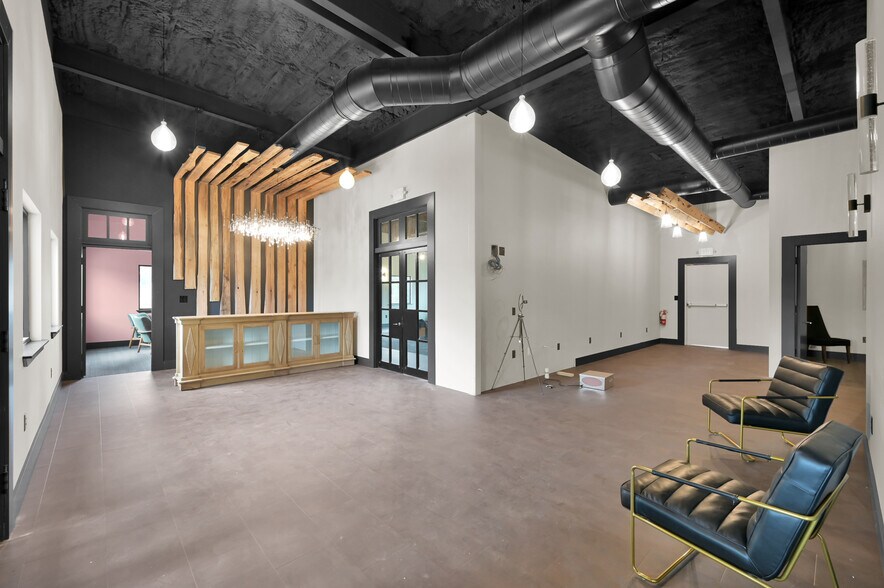 More Photos Of 23935 Gosling Rd, Spring Office For Lease