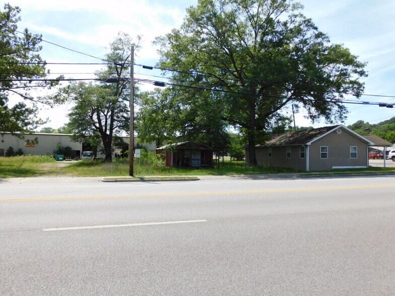 More Photos Of 7900 Highway 31, Calera General Retail For Sale