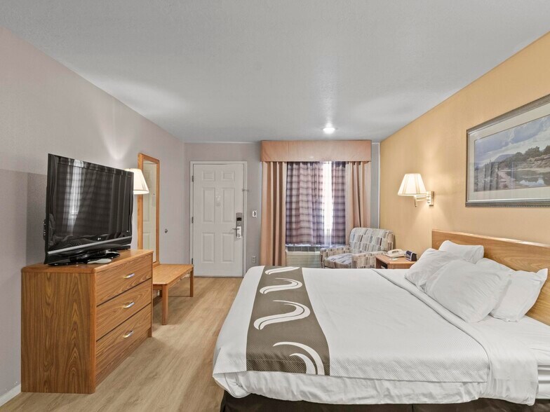 More Photos Of 250 N 1100 W, Cedar City Hotel For Sale