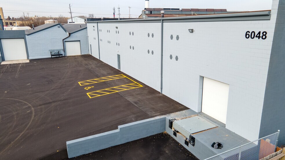 More Photos Of 6048 W Beloit Rd, Milwaukee Manufacturing For Lease