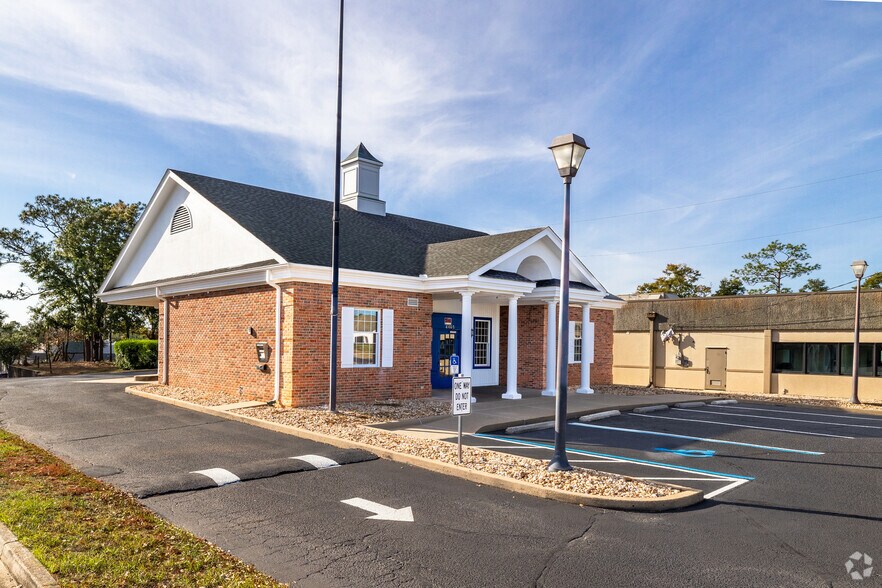 Primary Photo Of 4465 Bayou Blvd, Pensacola Office For Sale
