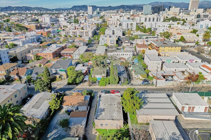 More Photos Of 3030 W 12th Pl, Los Angeles Land For Sale
