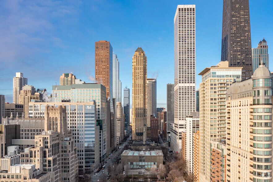More Photos Of 800 N Michigan Ave, Chicago Hotel For Lease