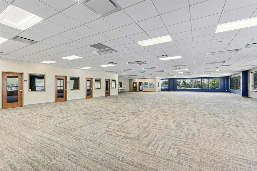 More Photos Of 11010 Burdette St, Omaha Office For Lease