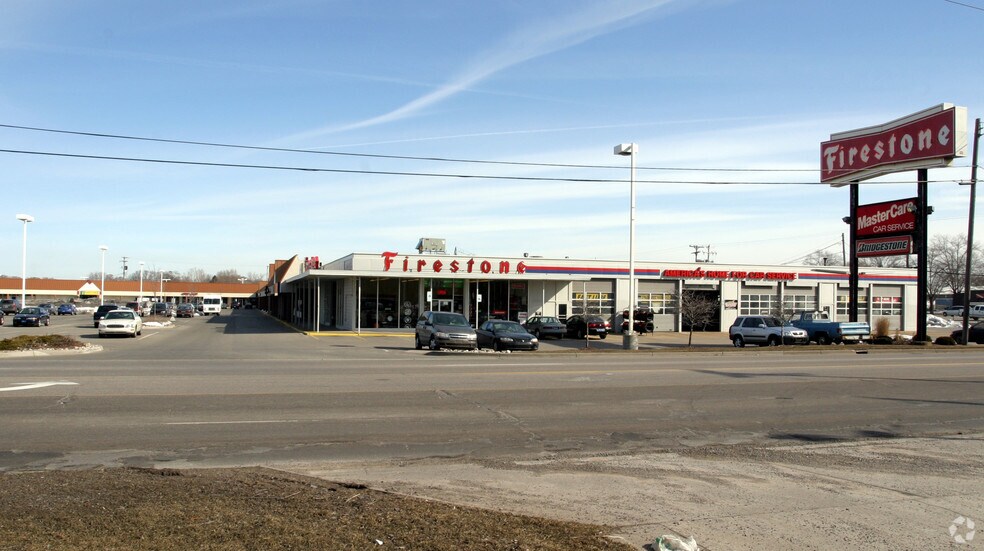 More Photos Of 2492-2584 Henry St, Muskegon Storefront For Lease