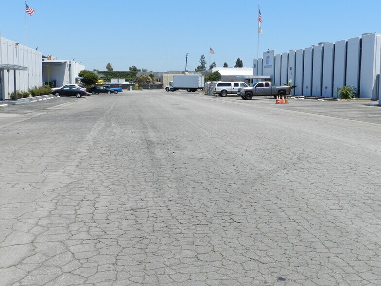 More Photos Of 2110 E Cherry Industrial Cir, Long Beach Distribution For Sale