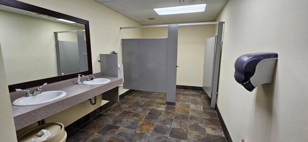 More Photos Of 3610 Oakwood Hills Pky, Eau Claire Office For Lease