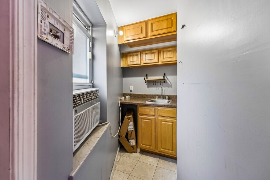 More Photos Of 271 Newark Ave, Jersey City Storefront Retail Residential For Sale