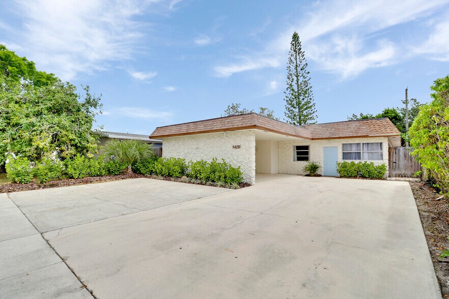 More Photos Of 1426 N Federal Hwy, Lake Worth Beach Office Residential For Lease