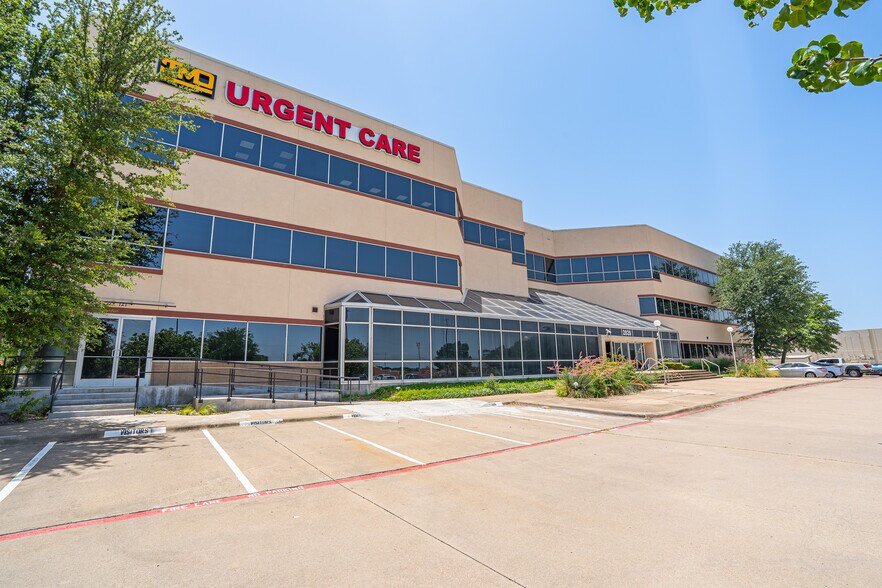 More Photos Of 2828 E Trinity Mills Rd, Carrollton Medical For Sale
