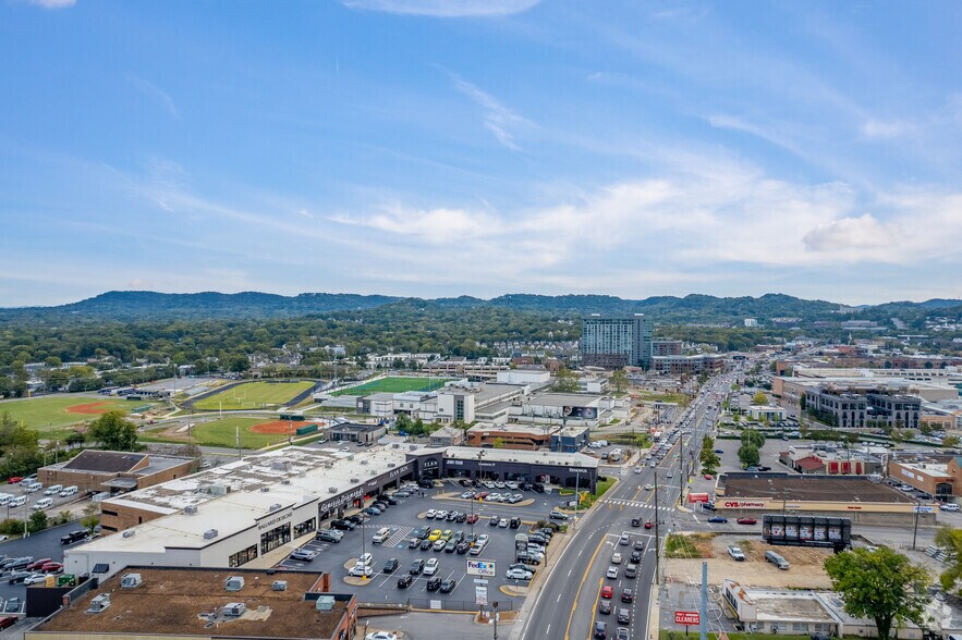 More Photos Of 3760 Hillsboro Pike, Nashville Freestanding For Lease