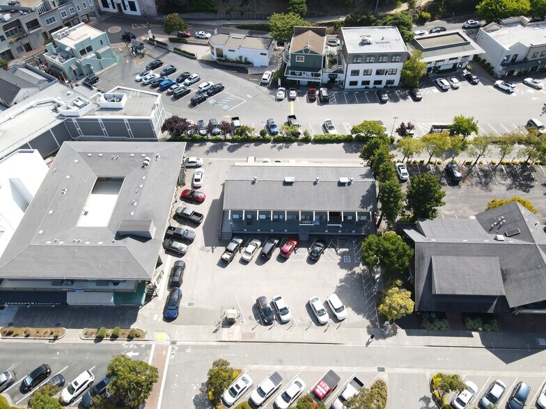 More Photos Of 1680 Tiburon Blvd, Belvedere Tiburon Office For Sale