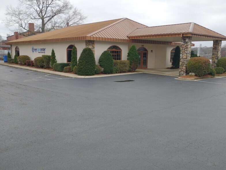 More Photos Of 303 Salisbury Ave, Albemarle Office For Sale