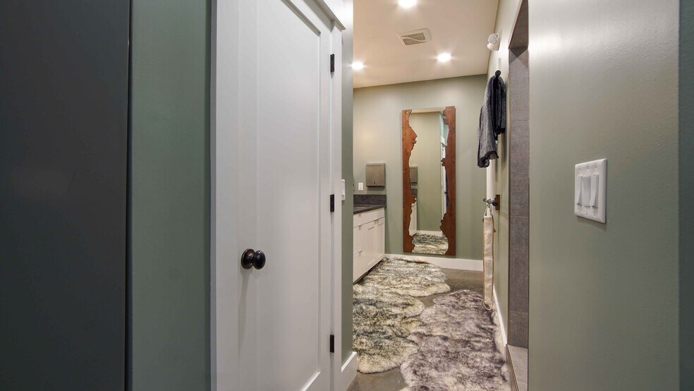 More Photos Of 17629 Cordova Pl, Panama City Beach Industrial For Sale