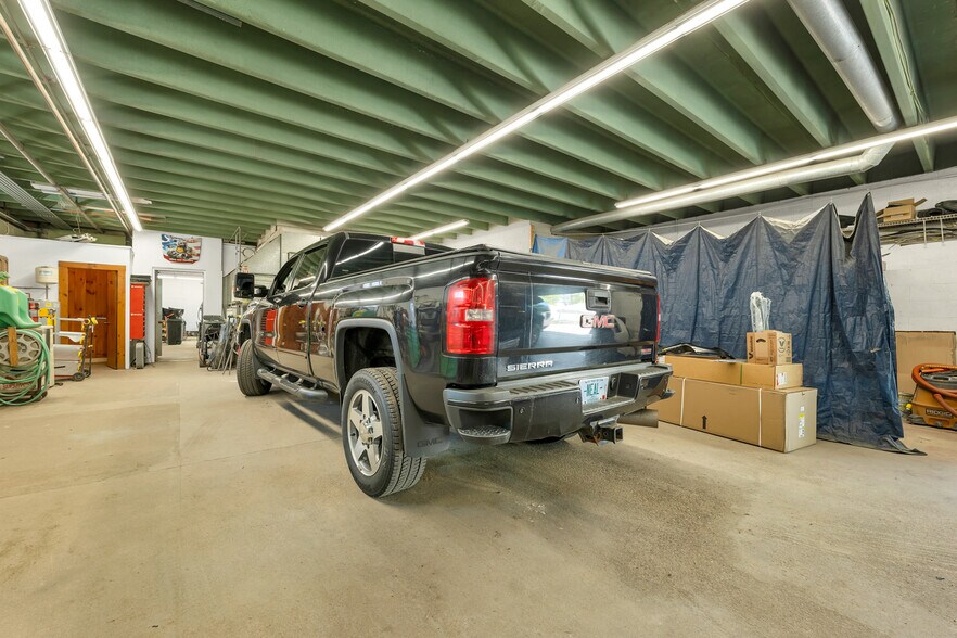 More Photos Of 11 Wilson Ct, Laconia Warehouse For Sale