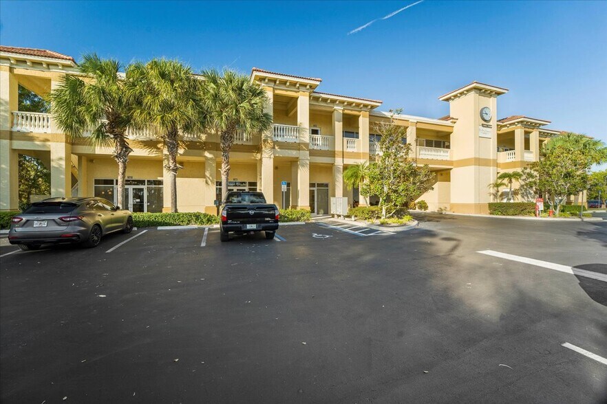 More Photos Of 3415 Radio Rd, Naples Office For Sale