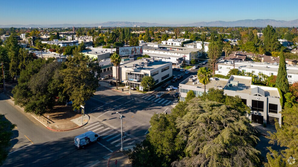 More Photos Of 13103-13107 Ventura Blvd, Studio City Loft Creative Space For Lease