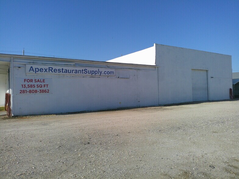More Photos Of 1319 N Gordon St, Alvin Warehouse For Sale