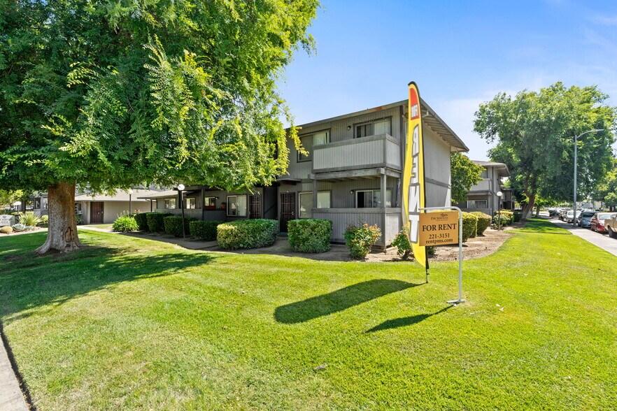 More Photos Of 2205 Peach Ave, Clovis Apartments For Sale