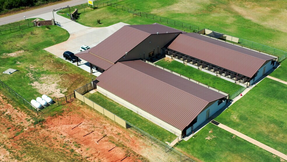 More Photos Of 39812 Hazel Dell Rd, Shawnee Veterinarian Kennel For Sale