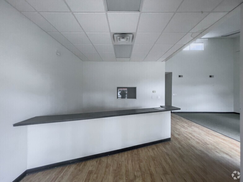 More Photos Of 2950 Thousand Oaks Dr, San Antonio Unknown For Lease