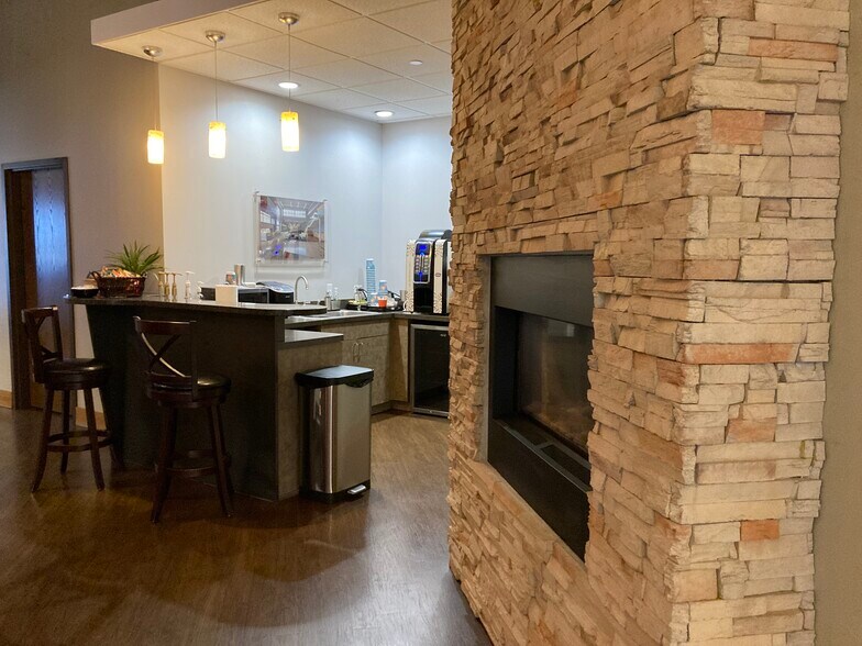 More Photos Of 9645 Lincolnway Ln, Frankfort Storefront Retail Office For Lease