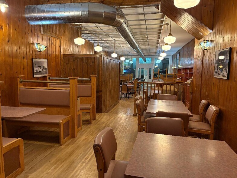 More Photos Of 125 Main St, Slater General Retail For Lease